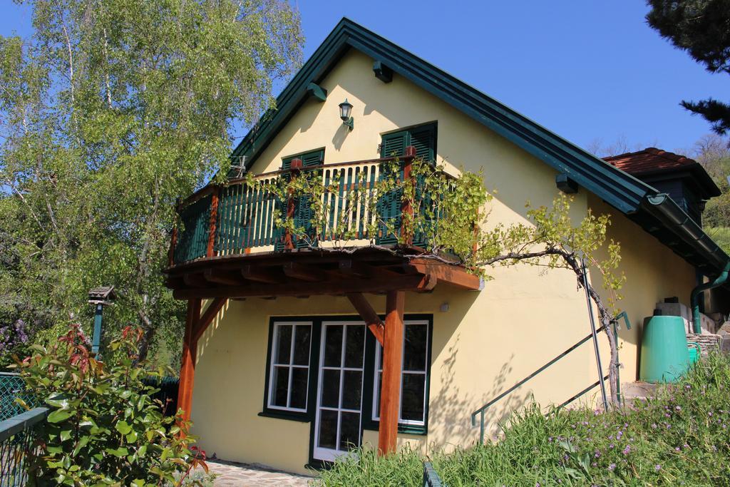 Winzerhaus Mit Fernblick Villa Кремс Екстериор снимка